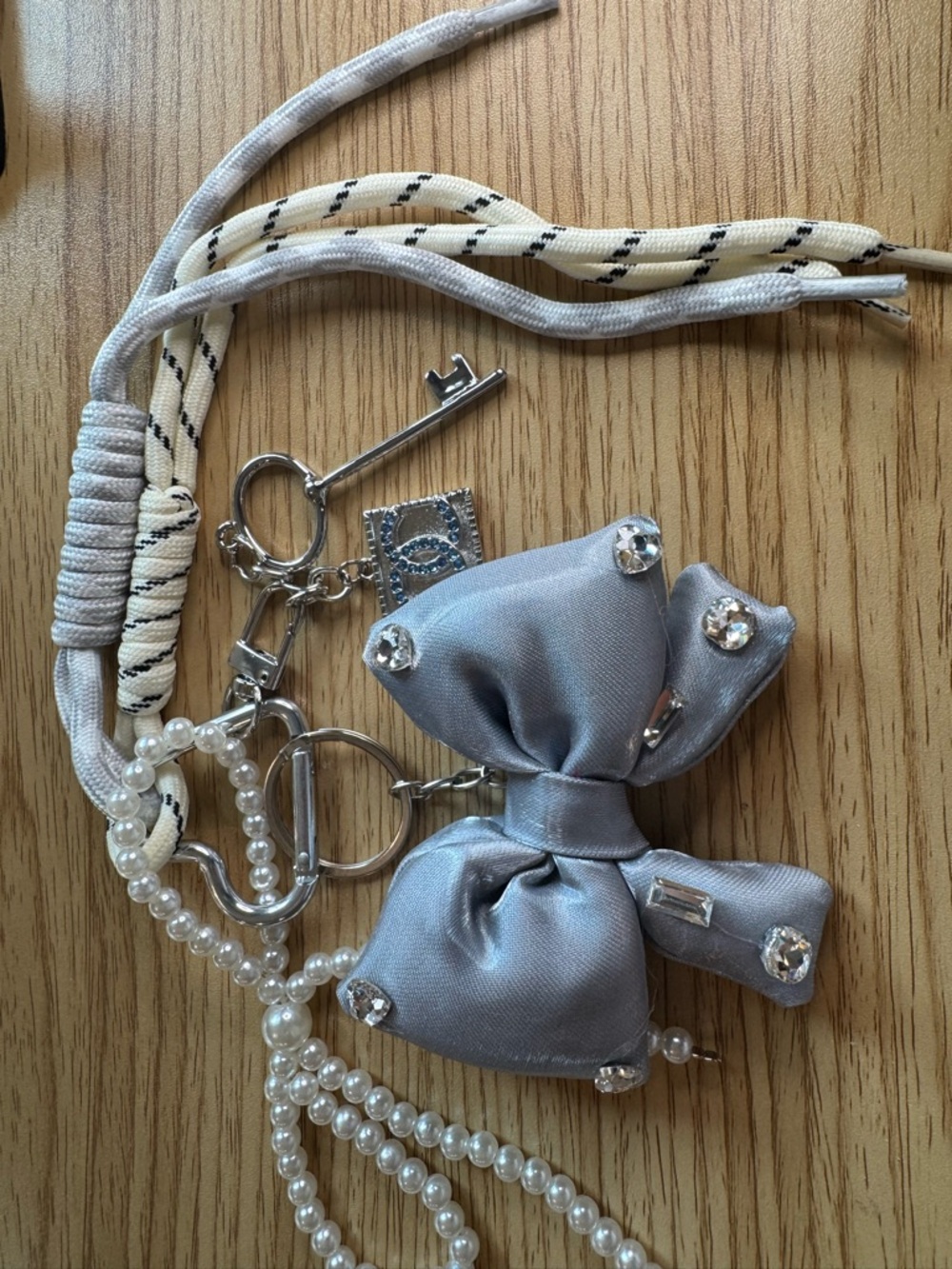 New Bow junk keychain with extras